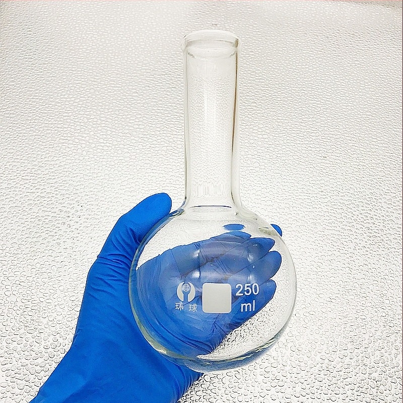 Hosszú nyakú üvegből készült gömbölyű aljú kolba, egynyakú, 250/500 ml