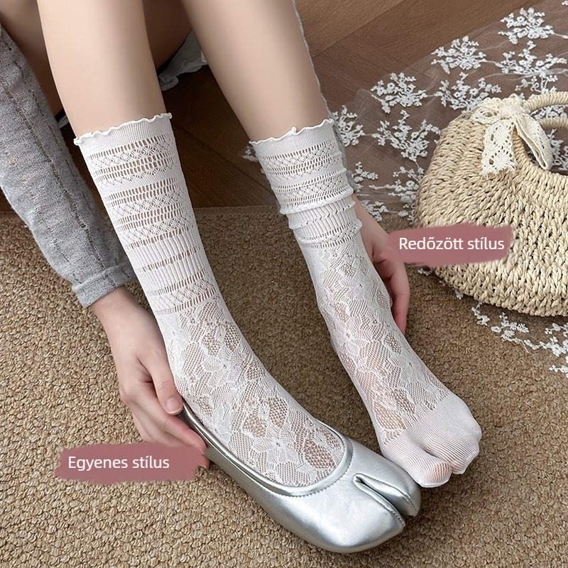 Női kétujjas zokni csipkés szegélyel, tabi stílusú, japán ihletésű nyitott mintázat