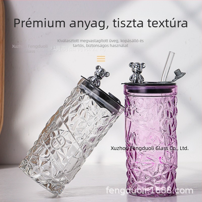 Kalapált textúrájú üvegpohár szívószállal, medve motívummal, átlátszó és hőálló.