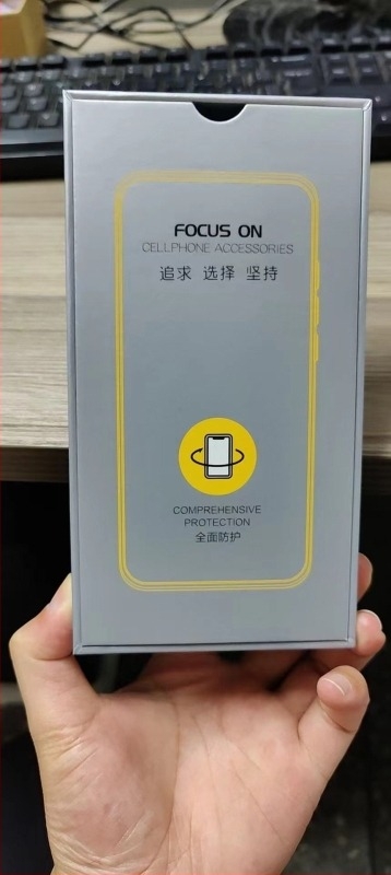 Huawei telefon védőfólia és tokkal kapcsolatos csomagolás semleges fa dobozban