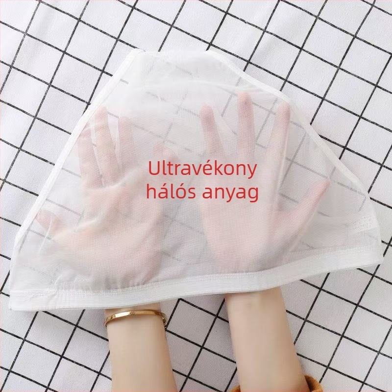 Vékony, teljesen áttetsző, varrás nélküli férfi alsónemű, egyszínű kivitelben, légáteresztő, átlátszó.