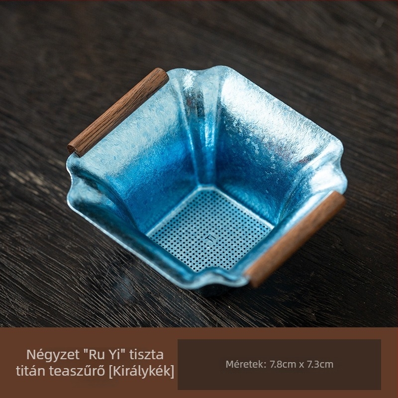 Tiszta titánból készített teafilter ultrafin hálózattal és ezernyi lyukkal
