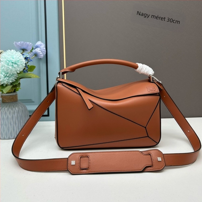 Klasszikus női táska széles vállpánttal, puzzle patchwork geometriai dizájn, egy vállon átvet crossbody, valódi bőr, párna-stílus