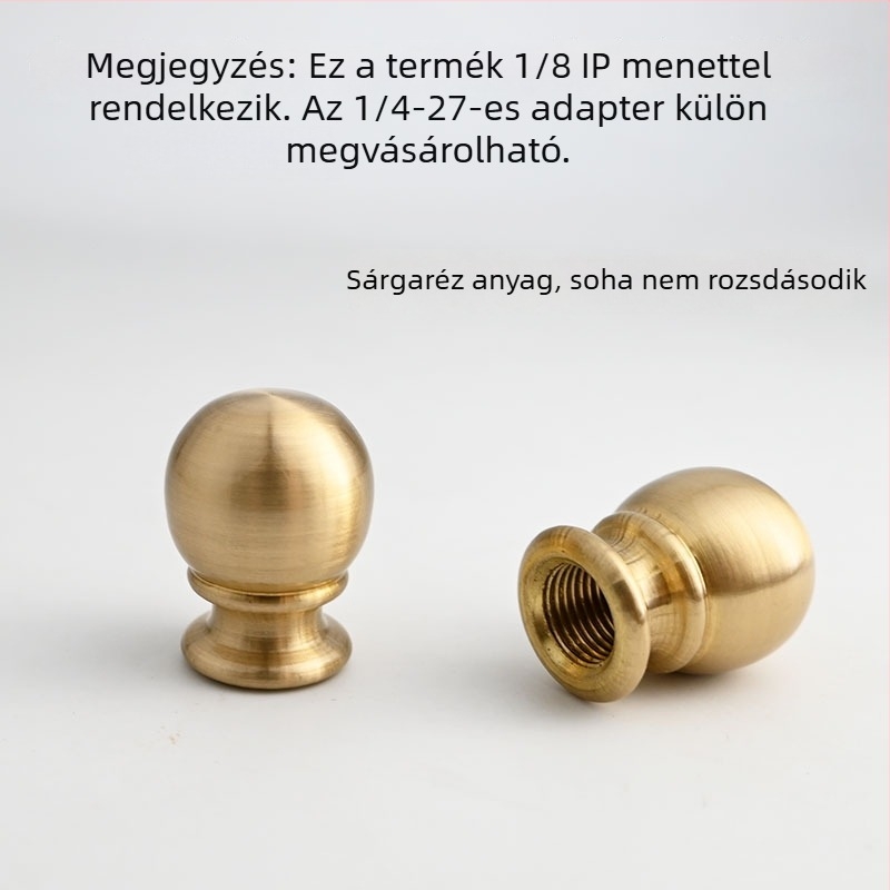 Sárgaréz gömbölyű asztali lámpa alkatrészei: díszfej, árnyékoló tartó és díszes sapkák