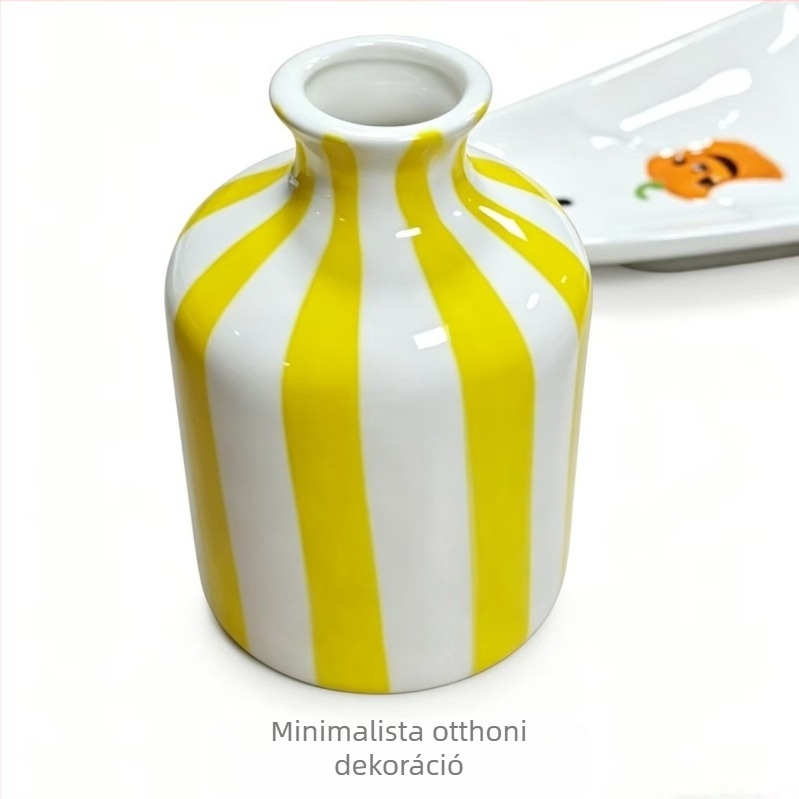 Nordic stílusú kerámiaváz a nappaliba, minimalist design kék árnyalatokkal, dekoratív virágtartó