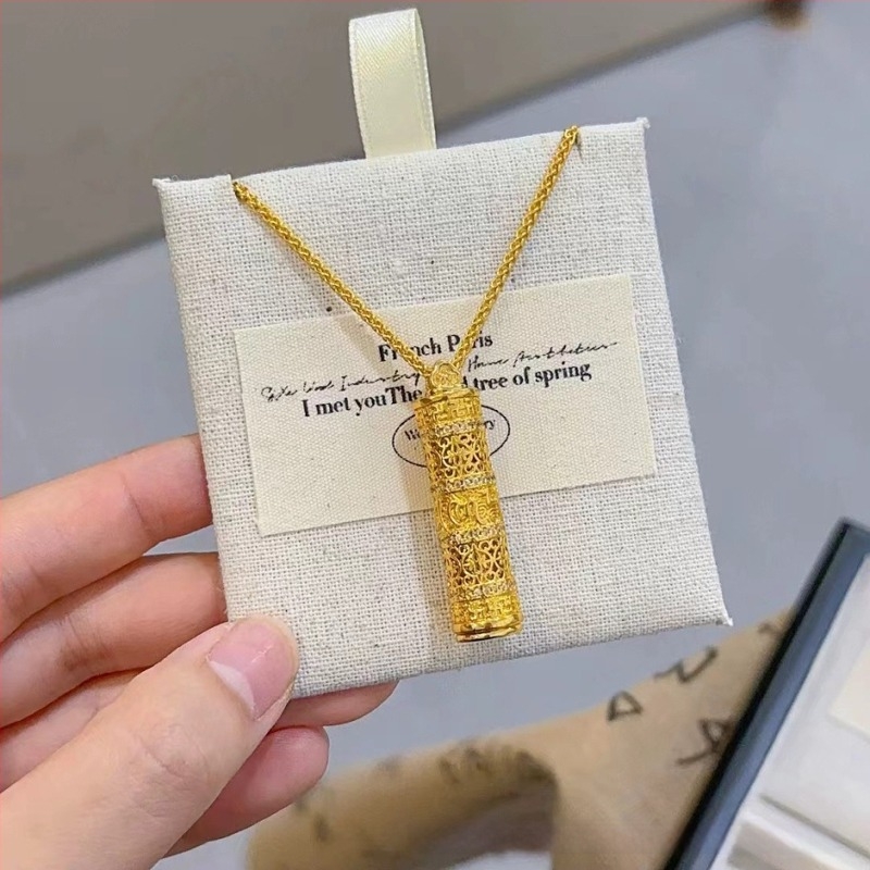 Aranyozott rézmedál Akasagarbha Bodhisattva és hatszótagú mantra, védő nyaklánc