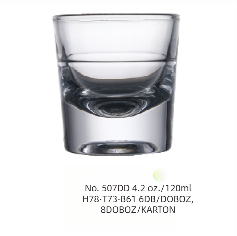 Európai stílusú üvegpohár-készlet: boros pohár, whisky pohár és sörös pohár