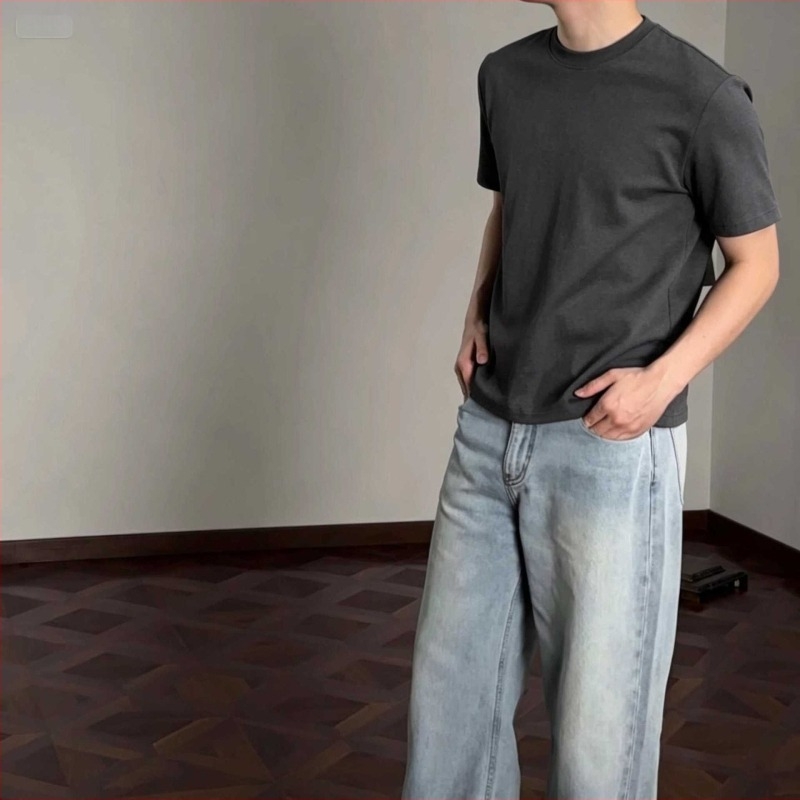 Férfi pamut rövid ujjú póló, kerek nyakú, boxy rövid szabás, Slim-Fit kivitel.