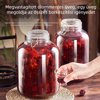 Üvegek bor fermentálásához, üres üvegek házi gyümölcsbornak, zárható boros tartályok