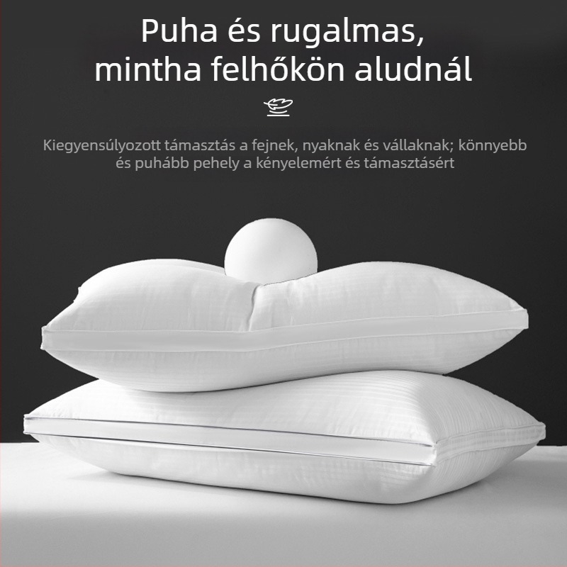 Fehér pamut párna, nagy rugalmasságú, téglalap alakú, satin csíkos dizájn, magasság 12 cm felett, tömeg 3–3,5 kg, töltet poliészter rost
