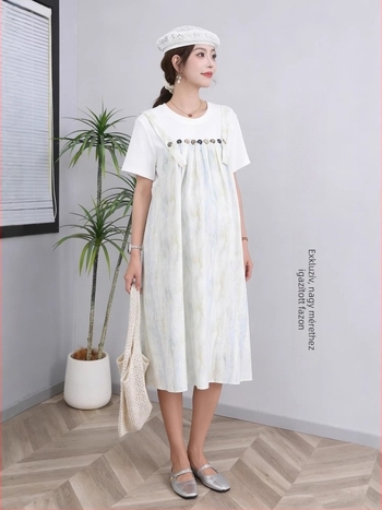 Plusz méretű terhes ruha pántokkal, tie-dye mintázat, laza szabás, pocakfedés, késői terhesség, A-vonalú midi