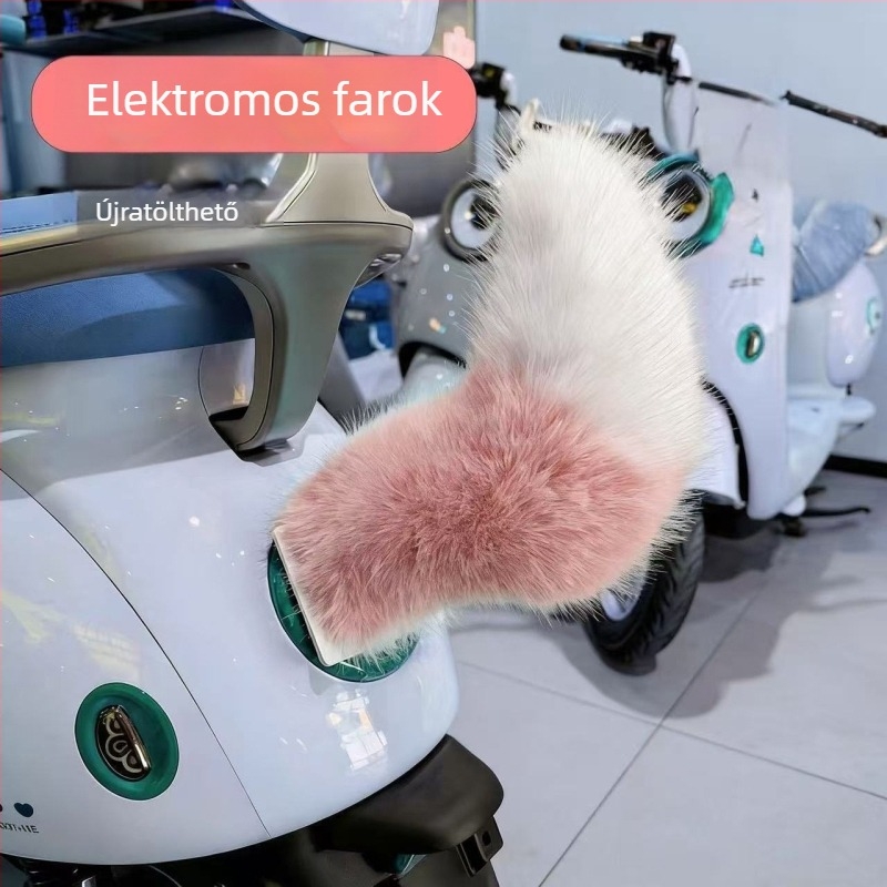 Beszédvezérlésű, automatikusan lengő plüss autódísz, virális autós kiegészítő