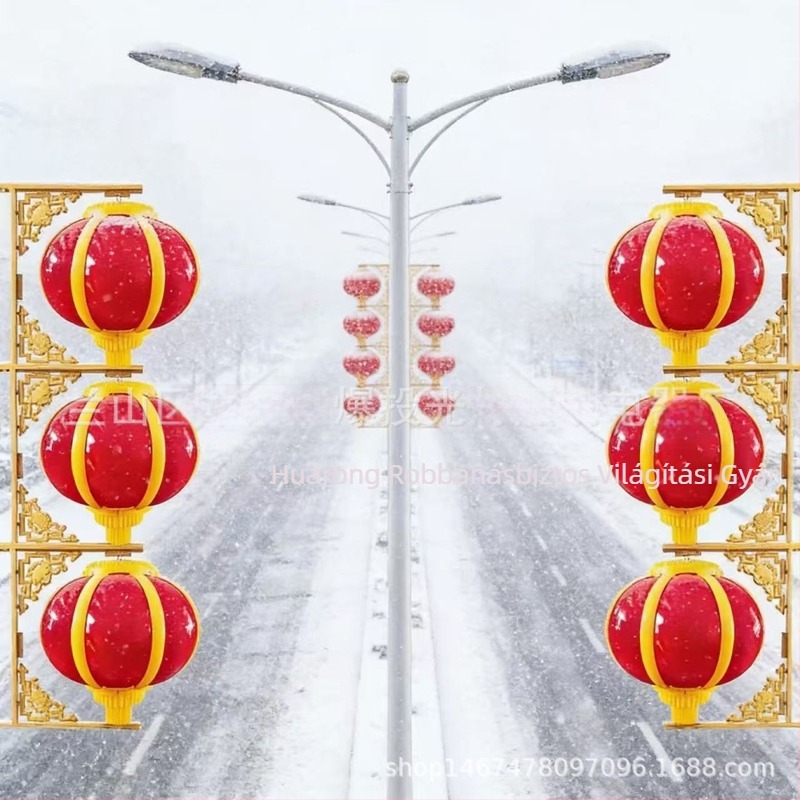 Kültéri díszvilágítás út menti oszlopokra sárga akril LED lámpákkal, csomó motívummal