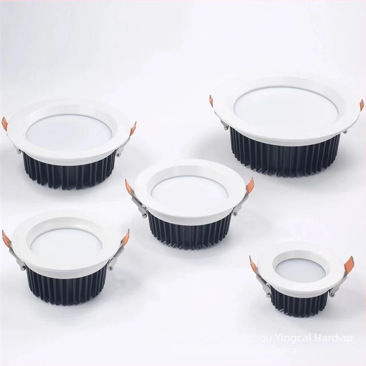 4 hüvelykes felületre szerelt, vízálló LED-downlight alumínium házban, wall washer funkcióval