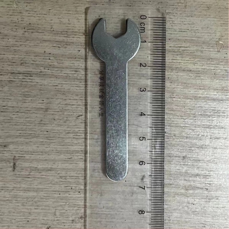 14 mm nyitott végű kulcs bútorhardverhez