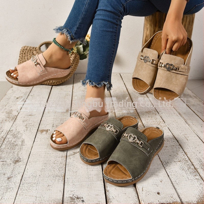 Pantofi sport cu gură de pește și accesorii metalice, mărime plus, pentru comerț exterior, vara anului 2025, sandale de plajă cu vârful deschis pentru femei