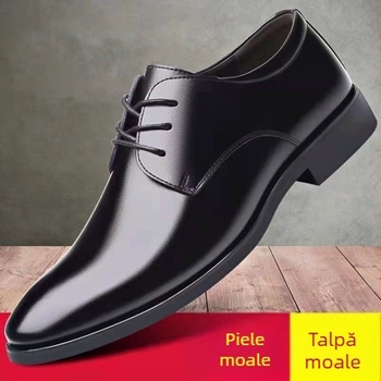 Producătorii de pantofi din piele oferă pantofi formali pentru bărbați, versiunea coreeană a pantofilor de lucru negri cu șireturi, o generație de pantofi casual din piele pentru bărbați.