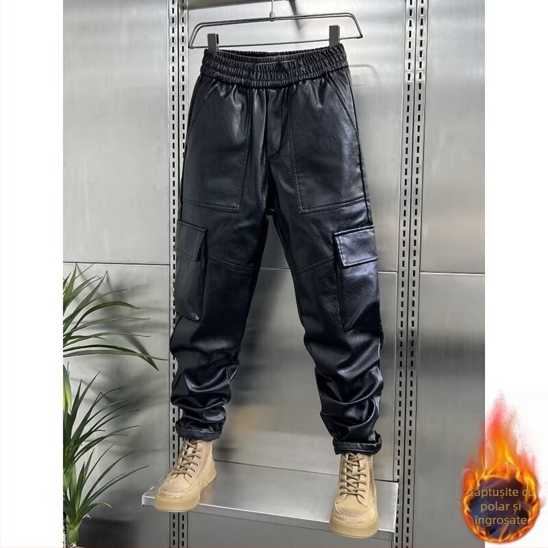 Blugi în stil american, cu finisaje de stradă, spălați artizanal, cu finisaje din burete gros