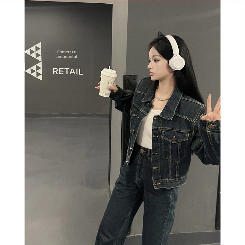 Set de două piese, model real, la modă, fată sexy, cu imprimeu floral, scurt, lejer, din denim, cu talie înaltă și pantaloni cu picior larg.