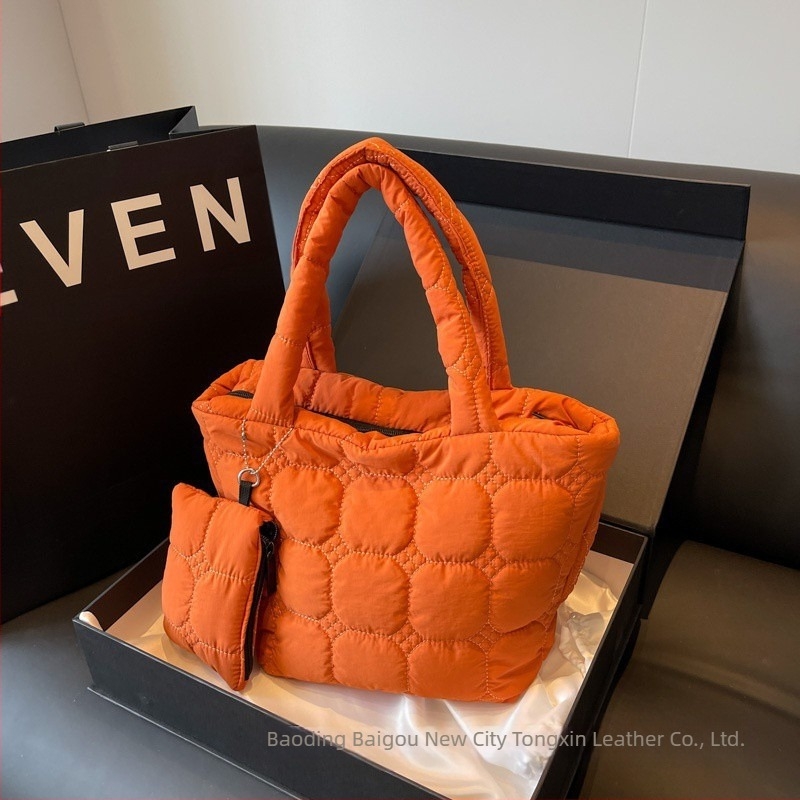 Geantă de umăr simplă, stil coreean, la modă, casual, de mare capacitate, pentru femei, cu bumbac și puf, în stil occidental, 2023