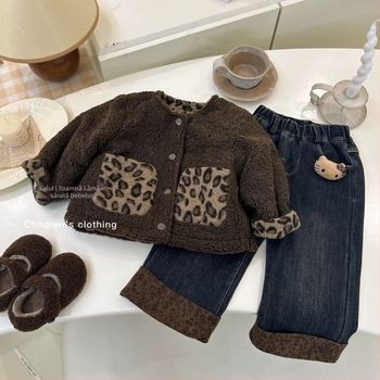 Costum de toamnă și iarnă pentru fete 2024 Pulover nou cu imprimeu leopard îngroșat, căptușit cu fleece, blugi din catifea dintr-o singură bucată pentru bebeluși