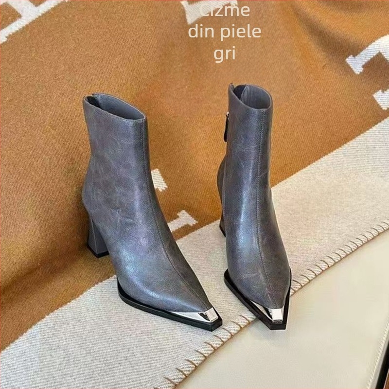 Cizme scurte cu toc înalt și vârf ascuțit din metal anti-coliziune pentru femei 2025 Cizme noi cu toc gros european și american cu fermoar la spate Cizme versatile la modă