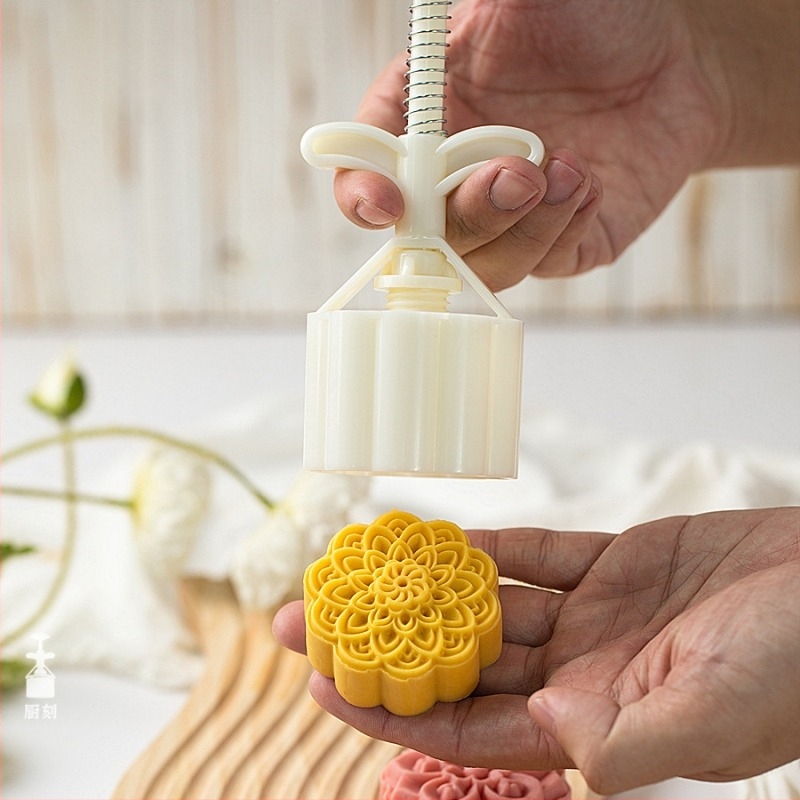 [Zece bucăți de semințe de lotus] formă de tort de lună 75g tridimensională, presiune manuală, plastic abraziv, instrumente chinezești de copt