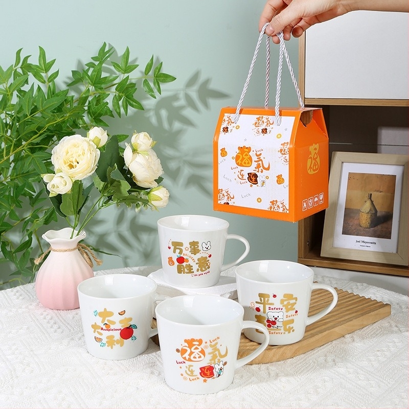 Cană de apă cu aspect deosebit, cu lingură și capac, cadou de sărbători, cadou de mână, cană ceramică de lux personalizată, cutie cadou cu prosop și ursuleț