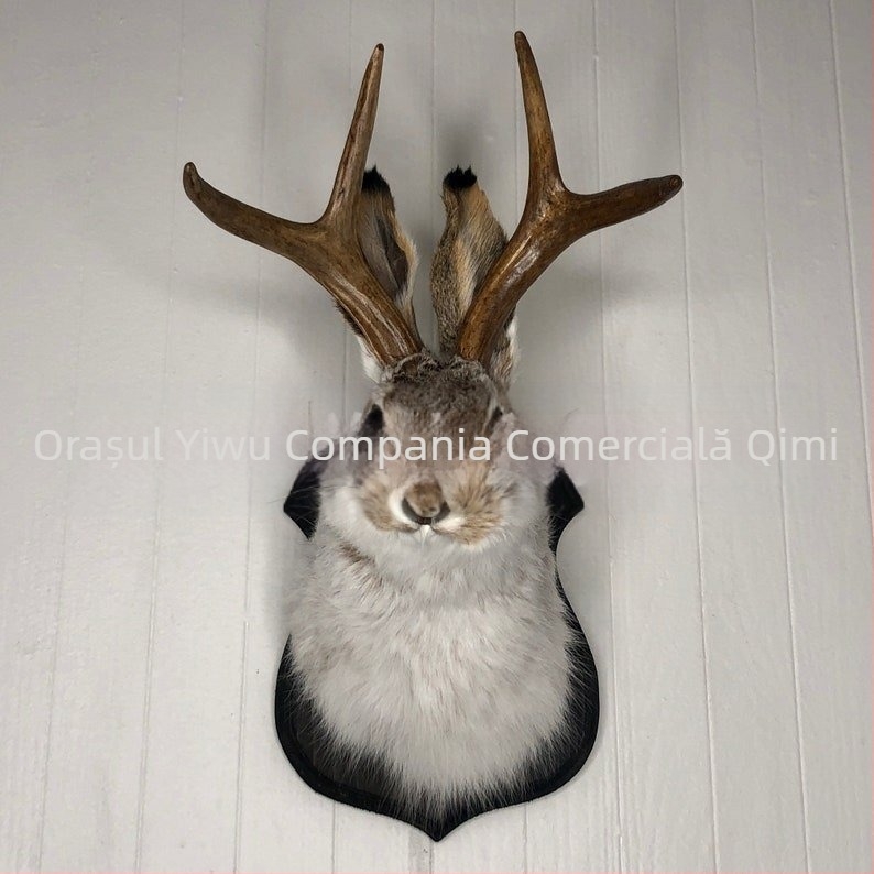 Iepure exploziv din coarne de cerb, taxidermie tradițională pe plăci de lemn negru, decorațiuni cadou pentru casă nouă