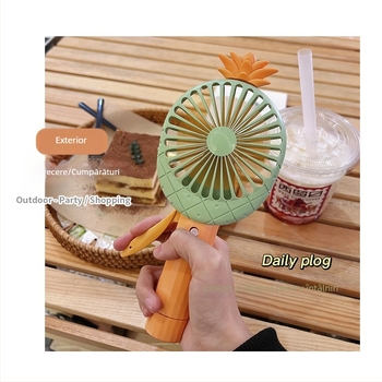 Produs nou Mini fructe manual presiune manuală ventilator mic portabil drăguț ananas morcov spray ventilator portabil