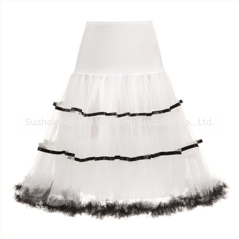 Rochie de mireasă fără os, model balet, model agitat, cu fustă tutu din dantelă și talie înaltă