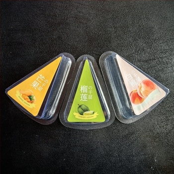 A03 Cutie de ambalare din plastic pentru tort, cu straturi de mousse de căpșuni, triunghiulară, transparentă, de unică folosință, cu durian, mango, transparentă