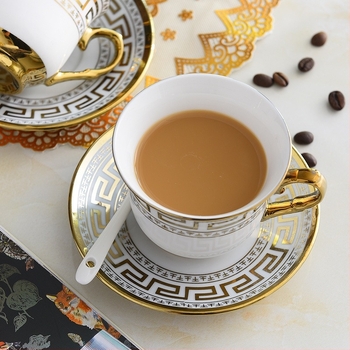 Ceașcă de cafea europeană de înaltă calitate, ceașcă de ceai de după-amiază cu ramă aurie și farfurie, set de ceai din ceramică pentru uz casnic, ornamente britanice pentru sufragerie