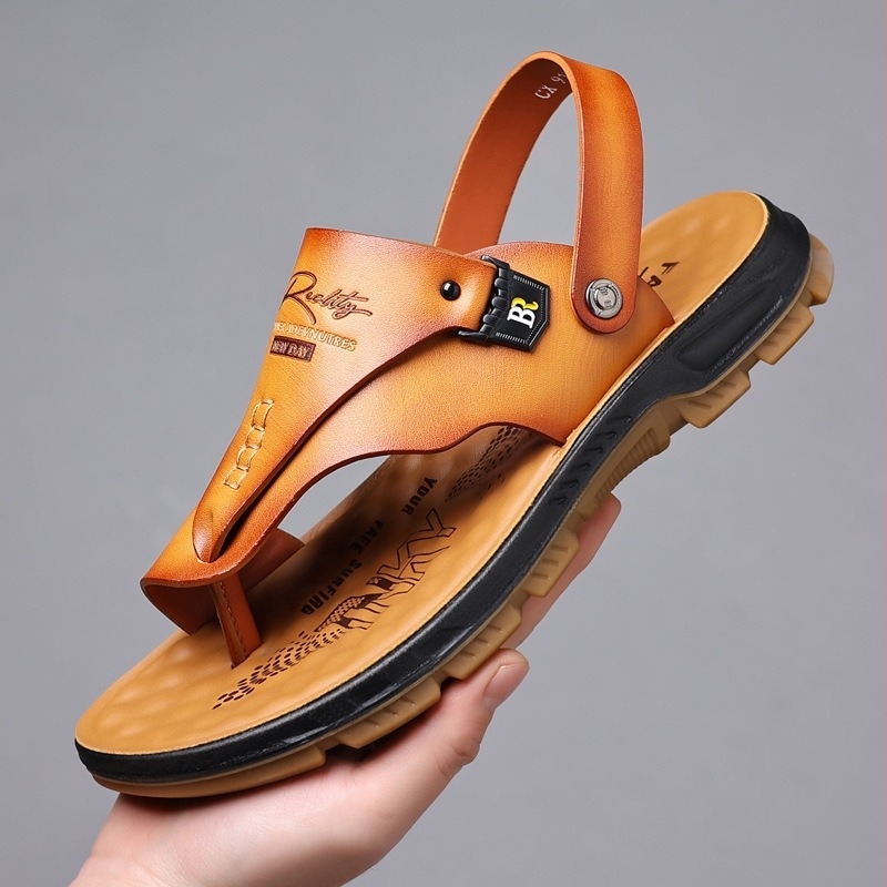 Sandale bărbați vara 2025 stil nou îmbrăcăminte cu talpă moale papuci Flip-on sandale de plajă antiderapante cu dublă utilizare pentru bărbați