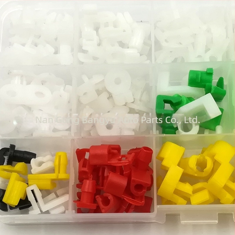 Catarama de blocare în cutie cu 160 de bucăți este potrivită pentru cataramele manetei de blocare a ușii, toate tipurile de elemente de fixare din plastic, elemente de fixare din nailon, nituri de tip împingere.