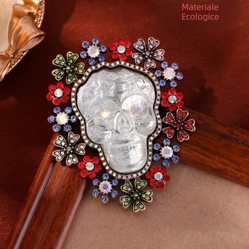 Broșă de craniu de Halloween cu design vintage medieval european și american pentru femei, pin de nișă de înaltă calitate, corsaj nou