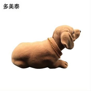 Furnizare directă din fabrică de ornamente auto pentru câini cu cap scuturat din rășină, simulate de Dachshund, accesorii auto, ornamente simulate pentru câini
