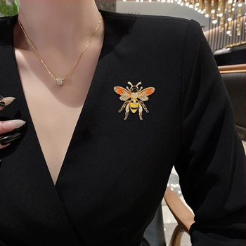 Broșă de albină la modă, accesorii pentru haine de damă, email pictat, picătură de ulei, diamant, insectă, corsaj, în stoc en-gros