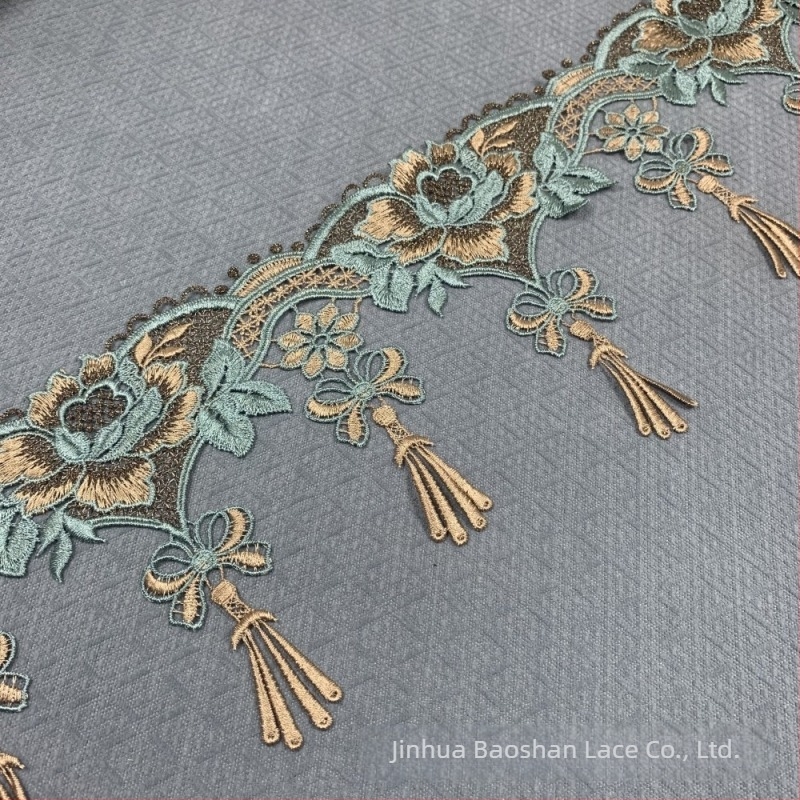 Bandă din polyester cu broderie hidrosolubilă și ciucuri, design barcode pentru haine și textile de casă