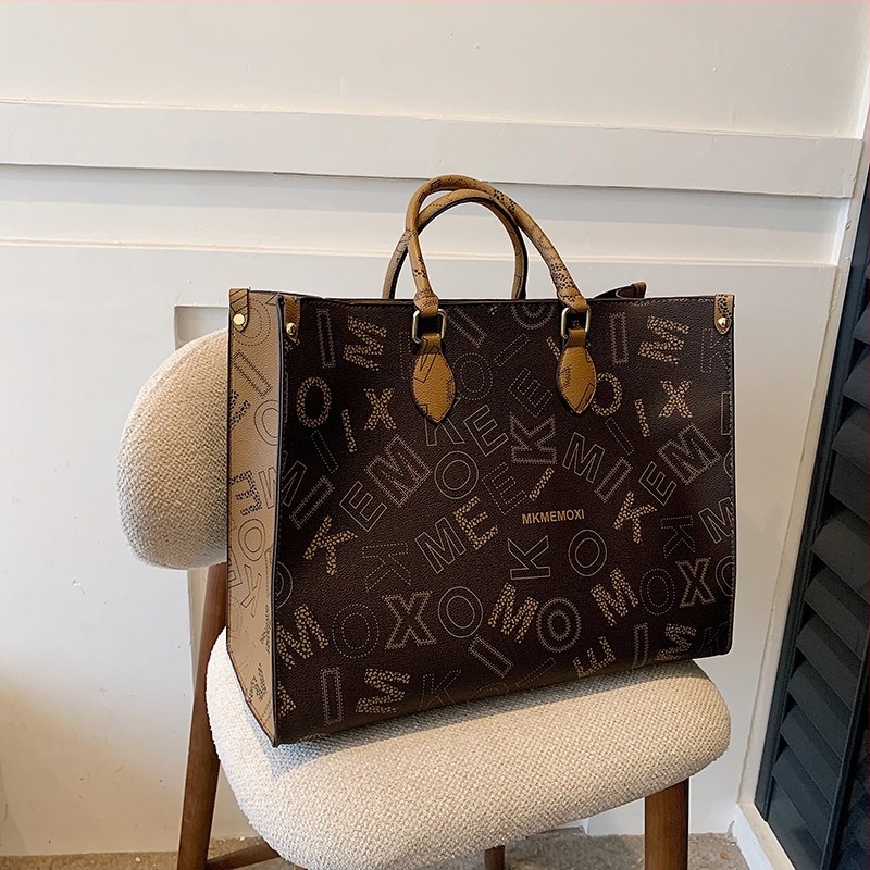 Geantă Tote din PU, siluetă verticală pătrată, închidere cu fermoar, buzunare interne pentru telefon și ID, două curele de umăr