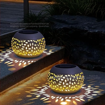 Lumini solare pentru peisaj exterior; material: fier; sursă de lumină: energie solară; protecție IP65; putere: 0,5 W