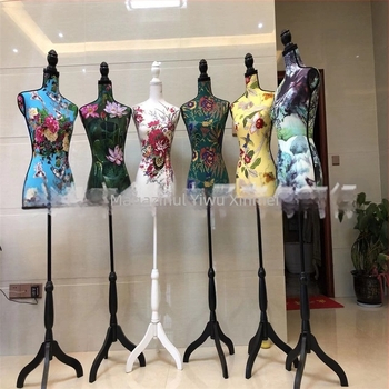 Manechin de afișaj corp întreg, din fire de poliester, destinat hainelor feminine, rochii de mireasă, îmbrăcăminte formală și decor pentru casă