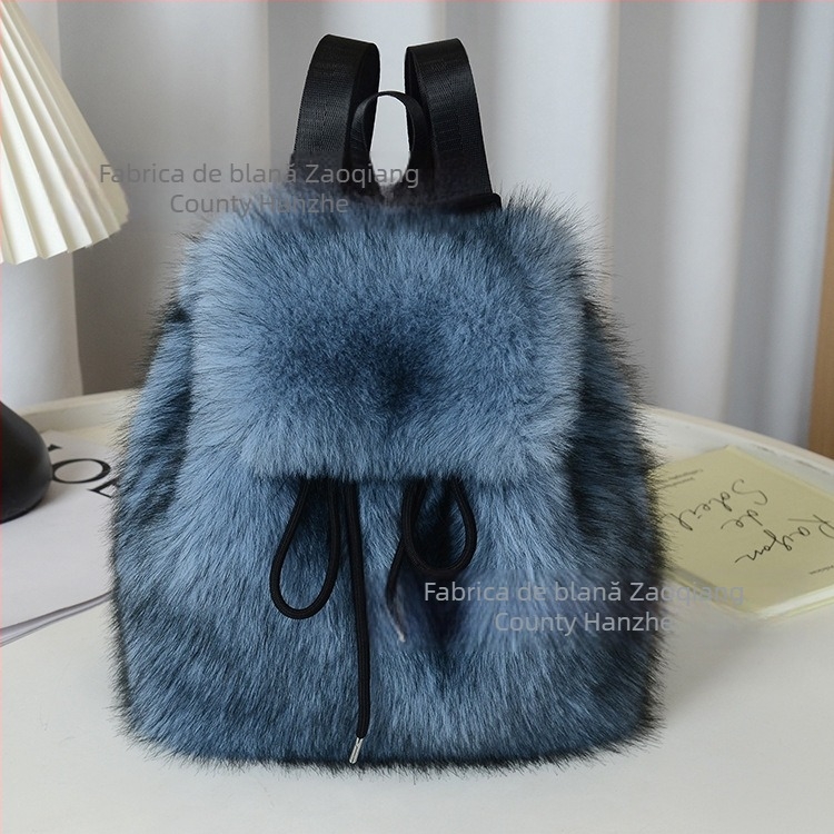 Rucsac din blană sintetică pluș, stil crossbody, închidere cu șnur, capac cu cataramă magnetică și buzunare interioare pentru telefon, ID și cameră