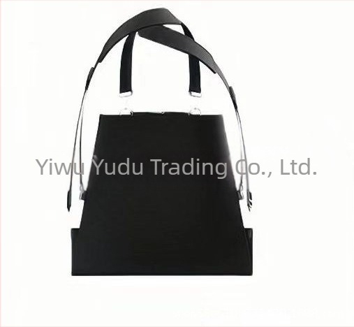 Dispozitiv telescopic pentru recoltarea fructelor – rucsac all-in-one pentru recoltări la înălțimi mari