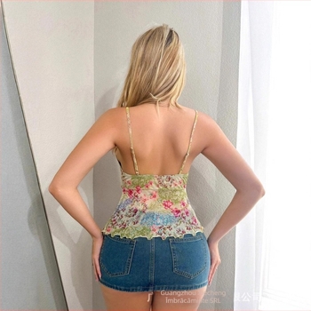 Top fără mâneci cu bretele, croială lejeră, imprimeu floral, poliester cu elastan 95%+, lungime scurtă 40-50 cm, lansare primăvara 2025