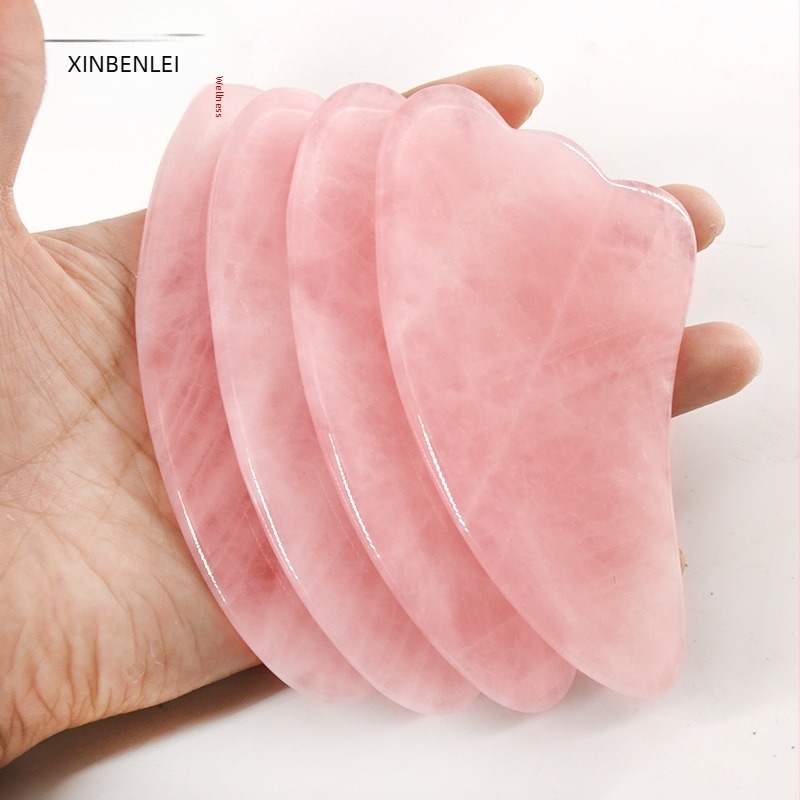 Gua Sha Scraper – Piatră roz Jade, formă triunghiulară inimă, Material: cristal pudră, Greutate: 65 g, Specificații: 1000, Ambalare: 200 buc., Pentru echipamente de fitness și masaj sănătos