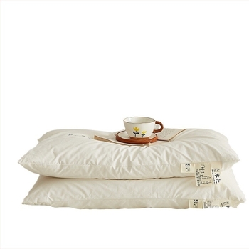 Pernă dreptunghiulară cu umplutură din bumbac Xinjiang, detașabilă și lavabilă, pentru o persoană.