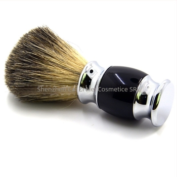 Perie de ras cu păr de animal, mâner metalic, mâner scurt, lungimea firelor 5 cm, lungimea totală 10,8 cm