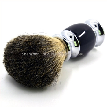 Perie de ras cu păr de animal, mâner metalic, mâner scurt, lungimea firelor 5 cm, lungimea totală 10,8 cm