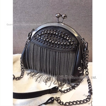 Geantă de umăr din PU, formă de scoică — închidere cu clips, stil subraț, buzunare interne pentru telefon și buzunar cu fermoar